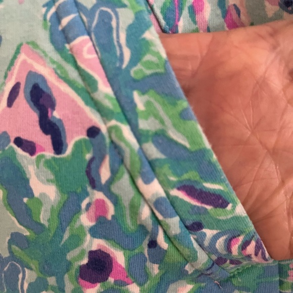 Lilly Pulitzer top popover UPF 50 - Picture 4 of 6